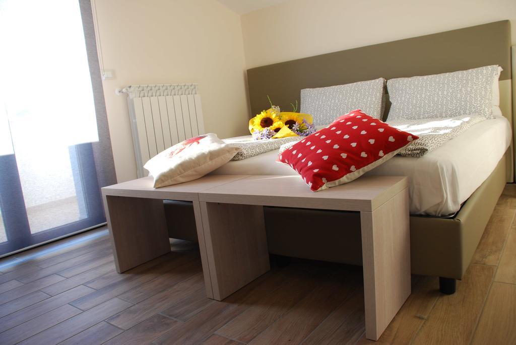 B&B Raffaello A Mare Montesilvano Marina Szoba fotó